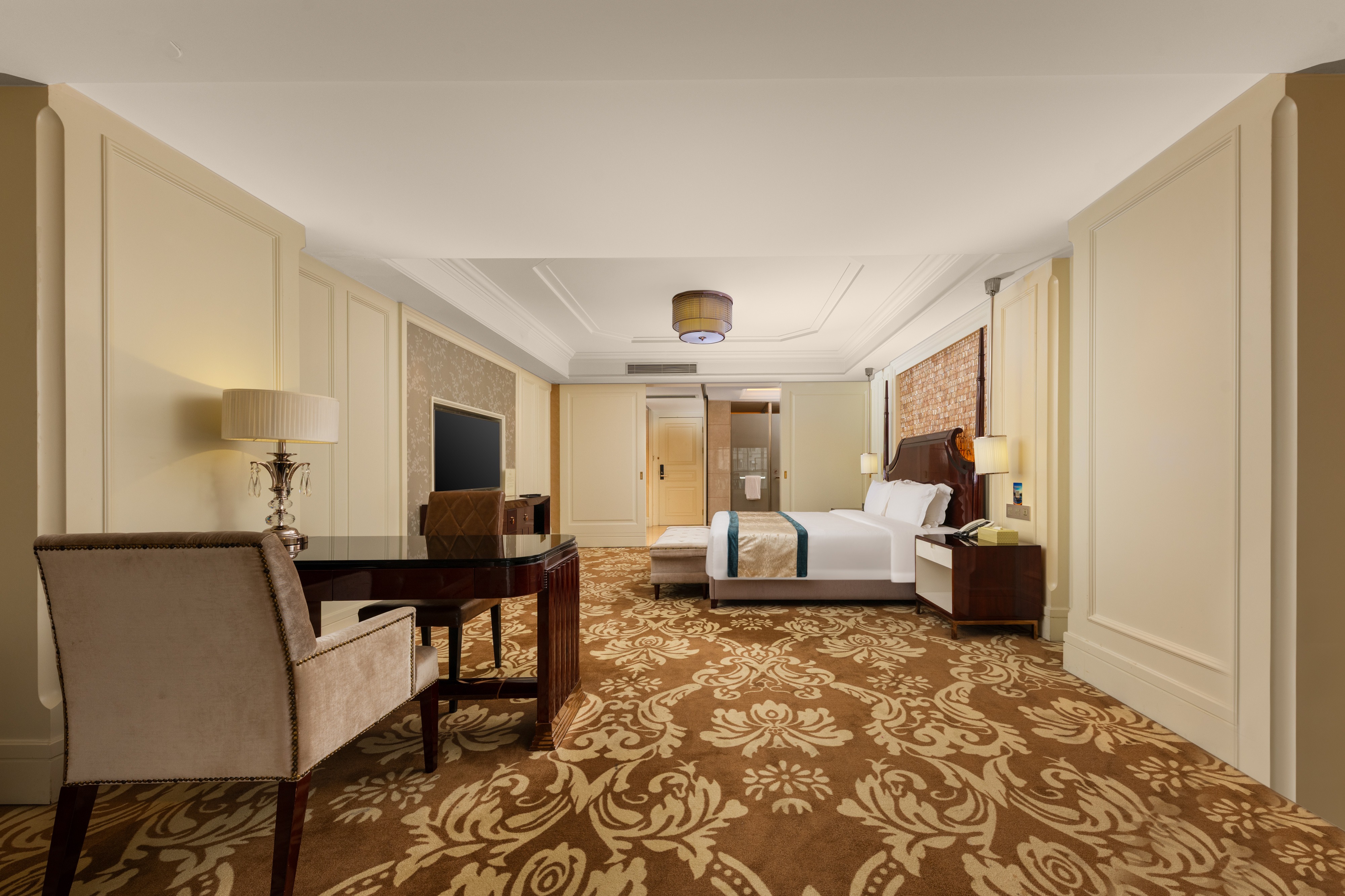 هتل لیک پیدمونت اینترنشنال